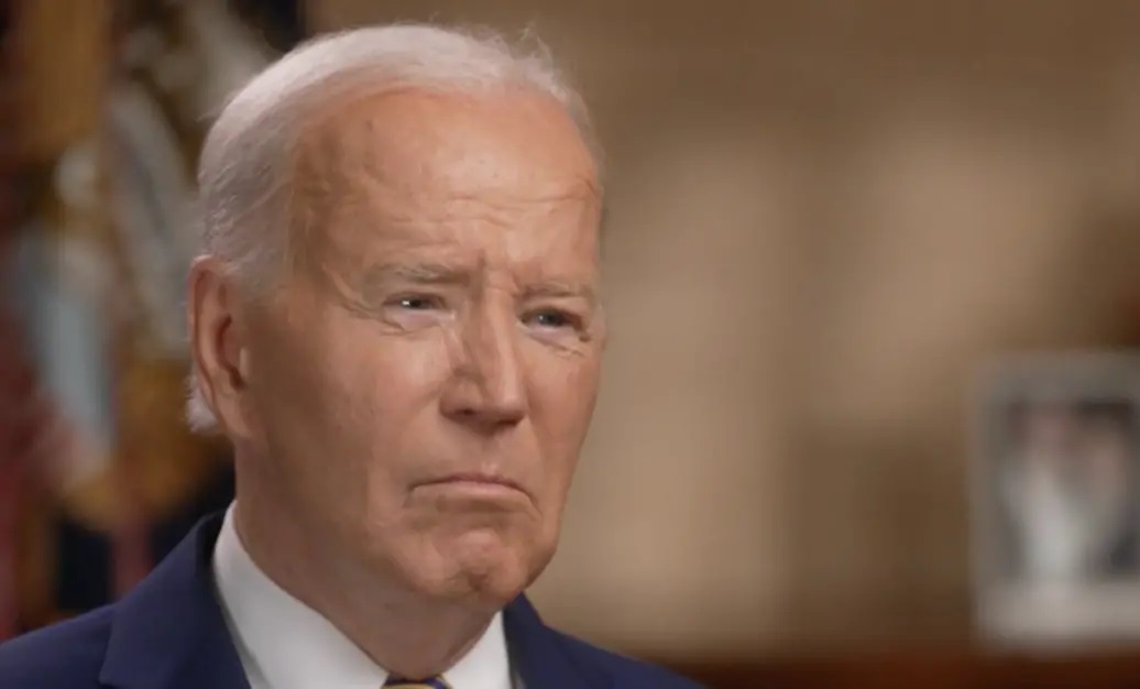 美国总统拜登退选后首次接受采访 美国总统拜登退选后首次接受采访