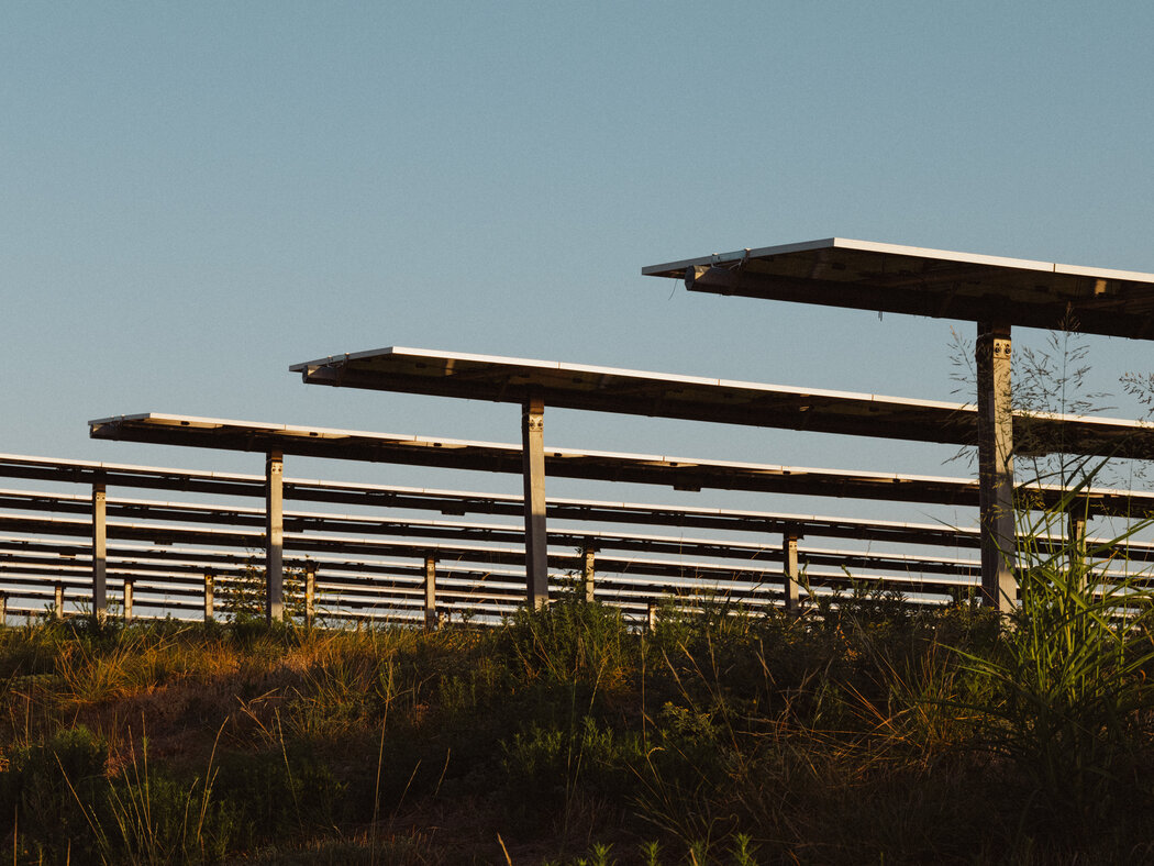 得克萨斯州的太阳能电池板，该州大幅提升了太阳能发电能力