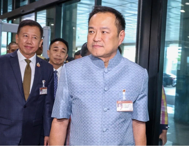 泰国第32任总理阿努廷·查恩维拉库尔