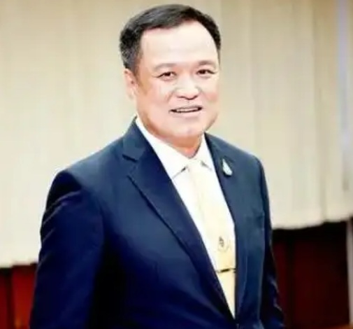 阿努廷·查恩维拉库尔被议会选举为第32任泰国总理 阿努廷·查恩维拉库尔被议会选举为第32任泰国总理