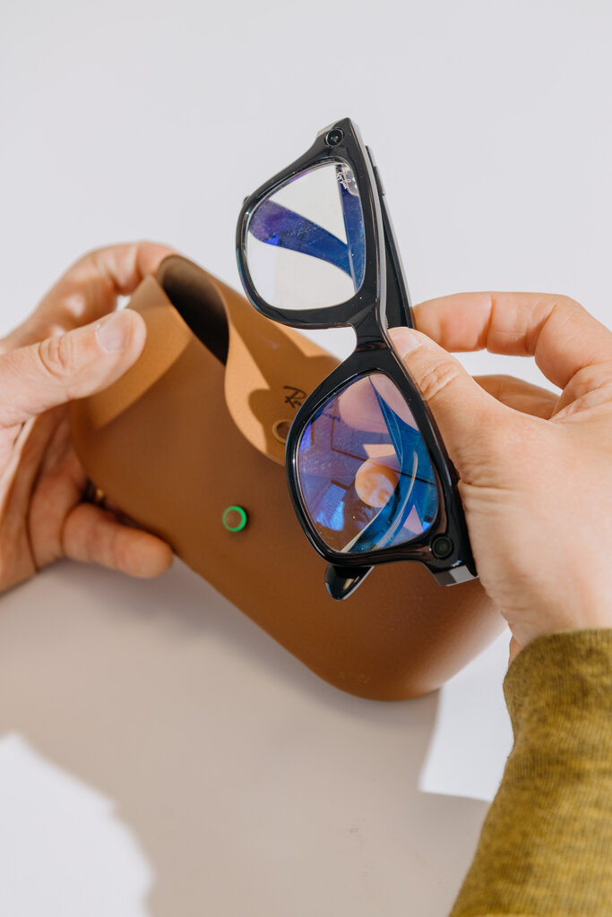 Meta已经在其雷朋智能眼镜中加入了人工智能技术 Meta已经在其雷朋智能眼镜中加入了人工智能技术