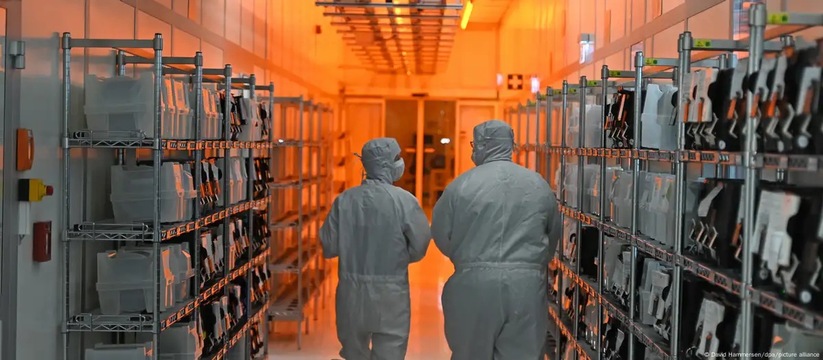 安世半导体生产的芯片并非尖端技术，但它们产量巨大